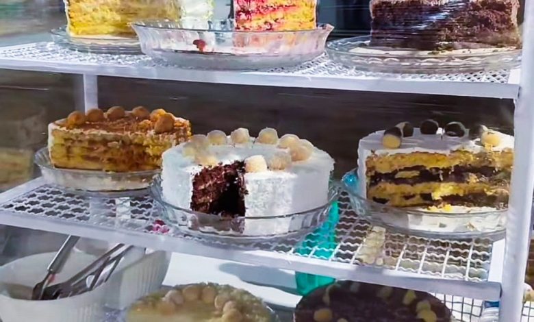 Microempreendedora aposta n’O Maior São João do Mundo como vitrine e deve faturar mais de R$ 200 mil até o final da festa com venda de fatias de bolos