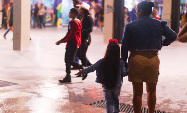 Maior São João do Mundo destaca cuidados com a entrada e permanência de crianças e adolescentes na festa Maior São João do Mundo destaca cuidados com a entrada e permanência de crianças e adolescentes na festa