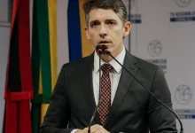 Deputado Tovar critica reajuste da Cagepa na tarifa de água e classifica aumento como “abusivo”
