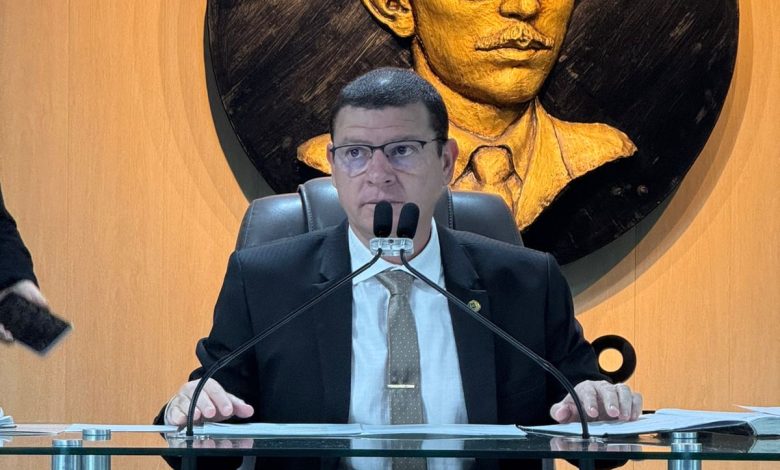Vereador Dinho Papa-léguas celebra 7 projetos sancionados pelo prefeito Bruno Cunha Lima