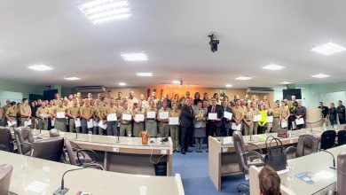 Vereador Dinho Papa-léguas homenageia o Centro Integrado de comando e controle de Campina Grande com a Medalha de Honra ao Mérito