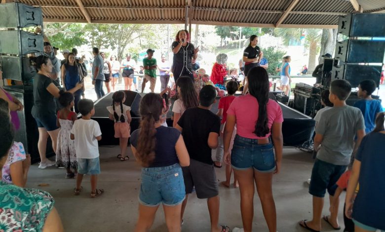 Em ambiente de alegria e brincadeiras o Parque recebe grande público para comemorar o Dia da Criança Em ambiente de alegria e brincadeiras o Parque recebe grande público para comemorar o Dia da Criança